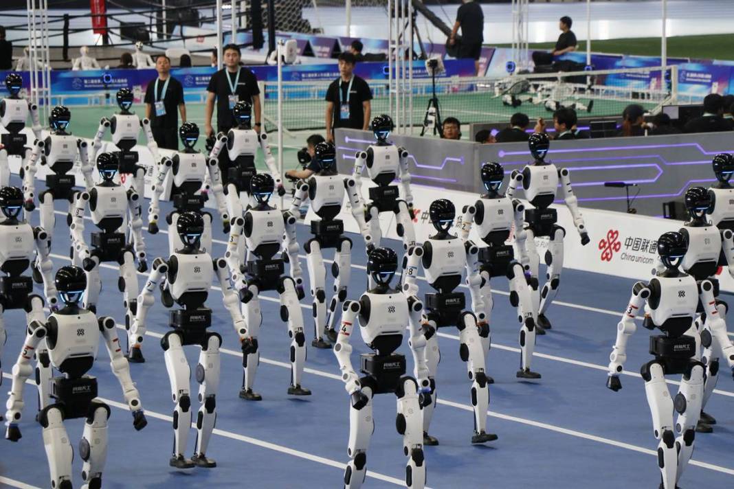 İnsansı robot TienKung, Usain Bolt'un 100 metre rekorunu tarihe gömdü 11